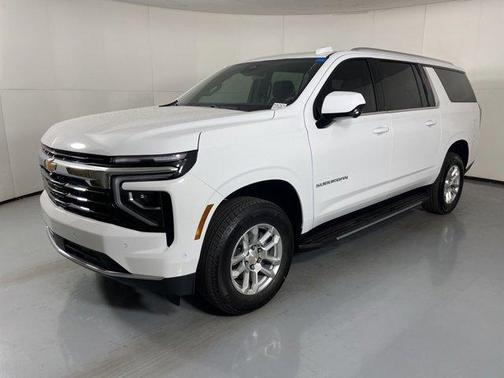 2025 Chevrolet Suburban LS