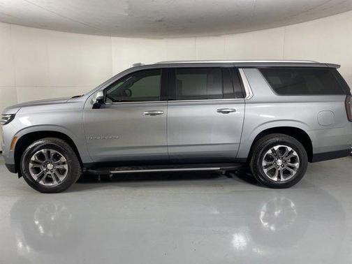 2025 Chevrolet Suburban LT