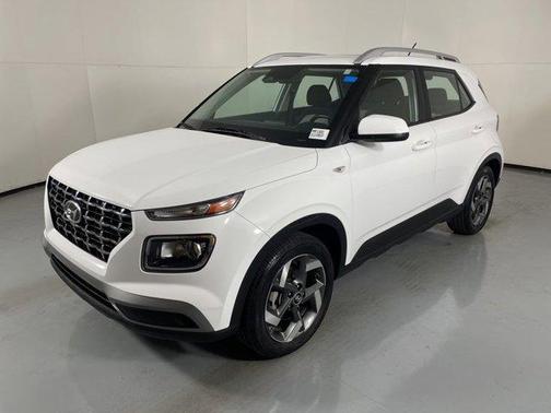 2023 Hyundai VENUE SEL