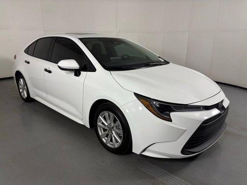 Ice 2023 Toyota Corolla LE