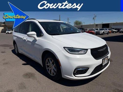 2022 Chrysler Pacifica Touring-L