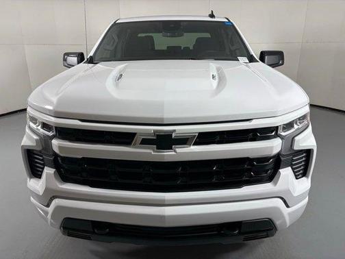 Summit White 2026 Chevrolet Silverado 1500 RST