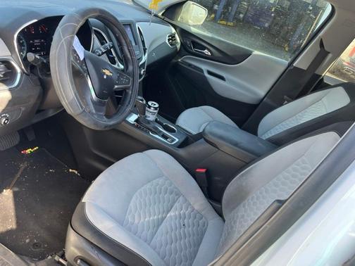 Summit White 2021 Chevrolet Equinox LS