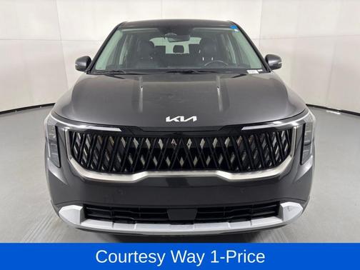 Metal 2025 Kia Carnival LXS