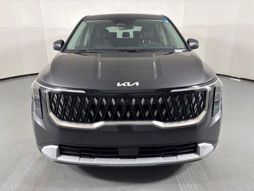 Metal 2025 Kia Carnival LXS