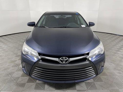Photo 3 of 35 of 2016 Toyota Camry LE