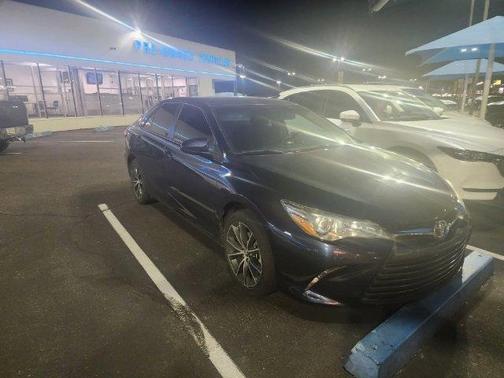 Photo 3 of 16 of 2016 Toyota Camry LE