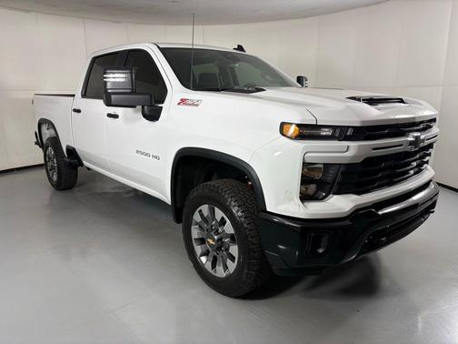 2026 Chevrolet Silverado 2500 Custom