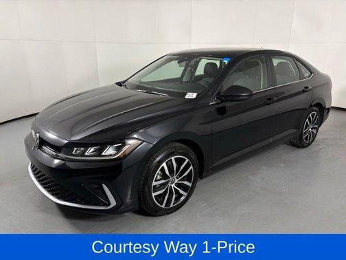 Deep Black Pearl Effect 2025 Volkswagen Jetta 1.5T SE