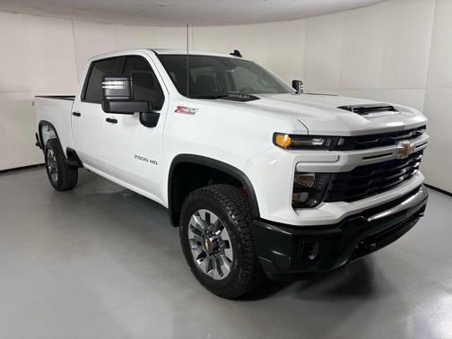 2026 Chevrolet Silverado 2500 Custom