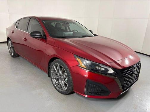 2023 Nissan Altima 2.0 SR