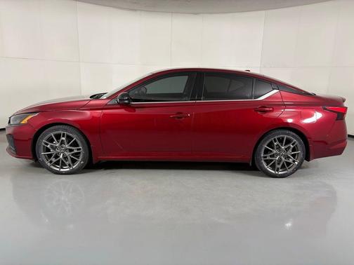 2023 Nissan Altima 2.0 SR