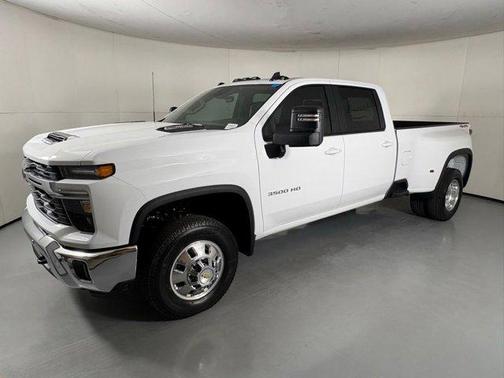 Summit White 2026 Chevrolet Silverado 3500 LT