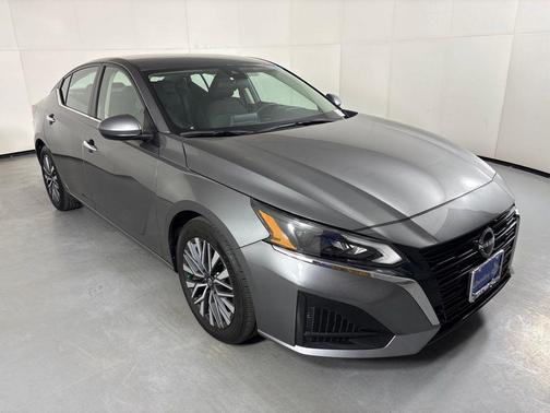 Gun Metallic 2023 Nissan Altima 2.5 SV