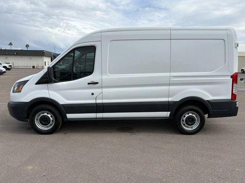 2018 Ford Transit-250 130 WB Medium Roof Cargo