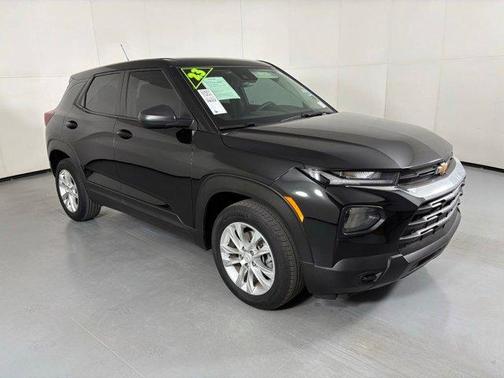 Mosaic Black Metallic 2023 Chevrolet Trailblazer LS