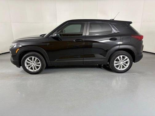 Mosaic Black Metallic 2023 Chevrolet Trailblazer LS