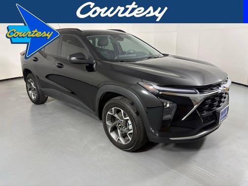 Mosaic Black Metallic 2024 Chevrolet Trax LT