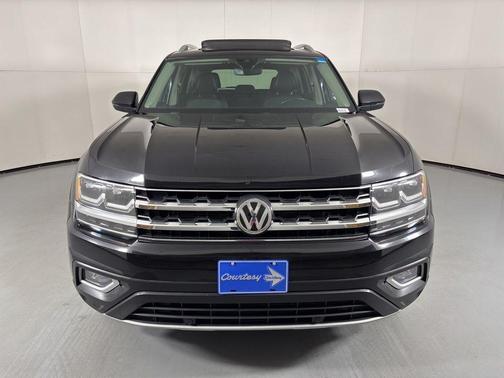 Deep Black Pearl Effect 2018 Volkswagen Atlas 3.6L SEL