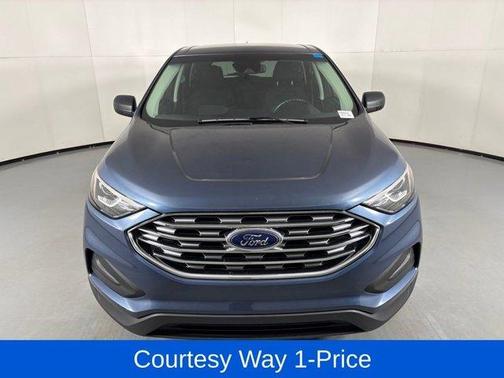 Blue Metallic 2019 Ford Edge SE