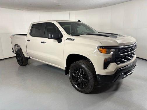 White Sand 2026 Chevrolet Silverado 1500 Custom Trail Boss