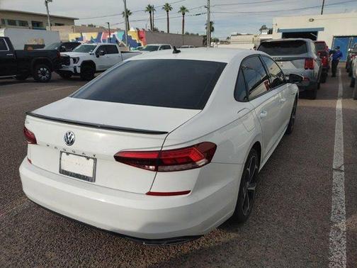 2021 Volkswagen Passat 2.0T R-Line