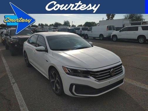 2021 Volkswagen Passat 2.0T R-Line