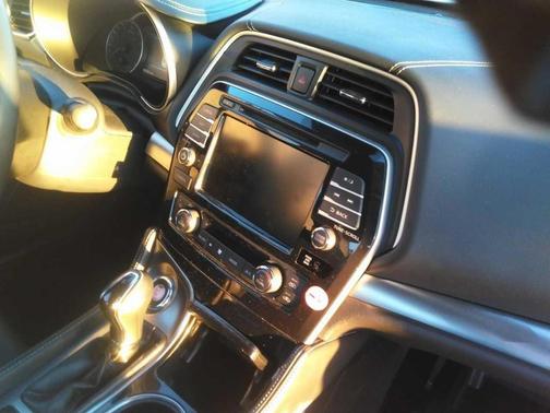 2023 Nissan Maxima SV