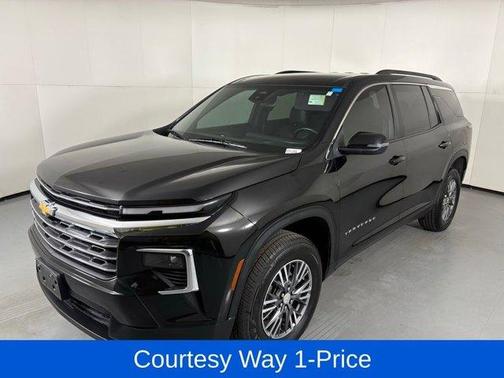 Mosaic Black Metallic 2025 Chevrolet Traverse LT