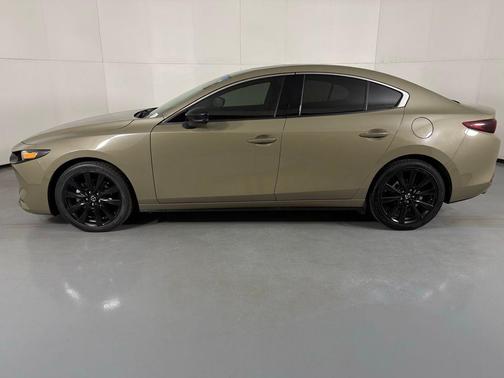 2024 Mazda Mazda3 2.5 Carbon Turbo