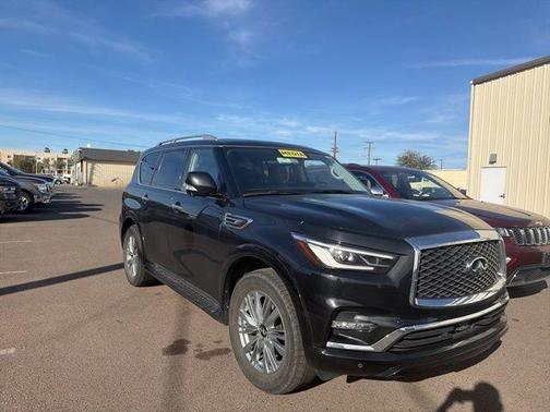 2024 INFINITI QX80 Luxe