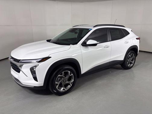 Summit White 2026 Chevrolet Trax LT