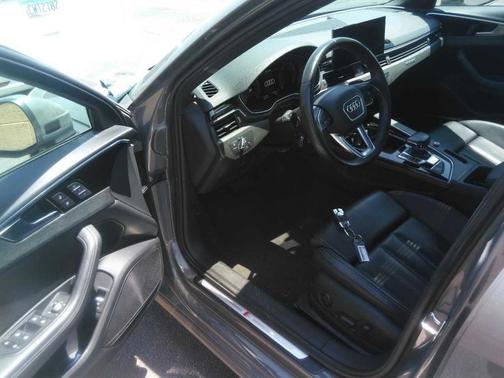 2023 Audi A4 45 S line Premium Plus