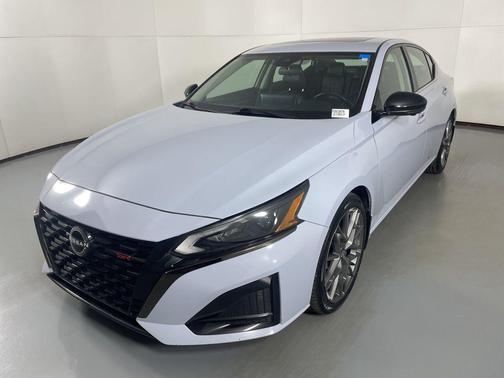 2023 Nissan Altima 2.0 SR