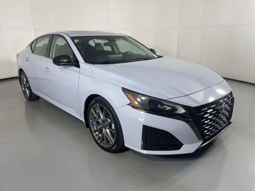 2023 Nissan Altima 2.0 SR