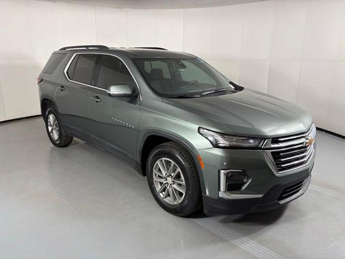 Silver Sage Metallic 2023 Chevrolet Traverse LT Cloth