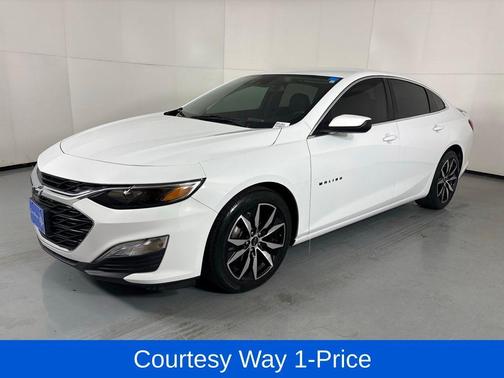 Summit White 2023 Chevrolet Malibu RS