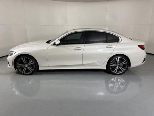 2022 BMW 330 i