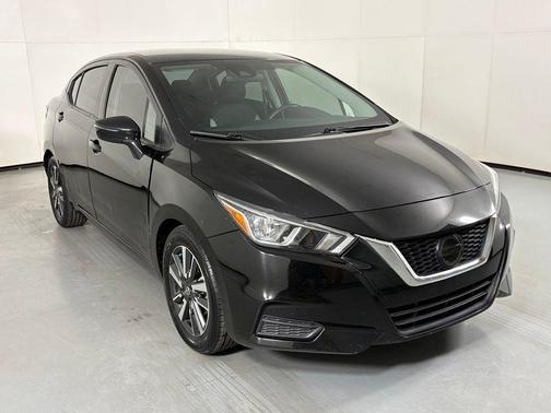 Super Black Metallic 2021 Nissan Versa 1.6 SV