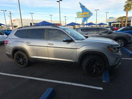 2022 Volkswagen Atlas 2.0T SE w/Technology