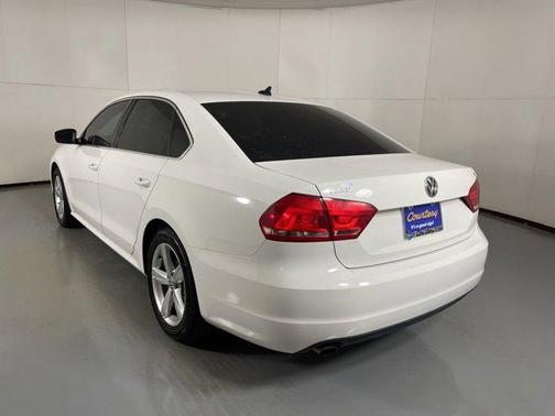 2015 Volkswagen Passat 1.8T Limited Edition