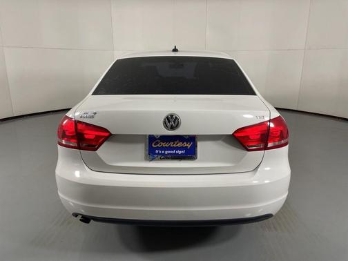 2015 Volkswagen Passat 1.8T Limited Edition
