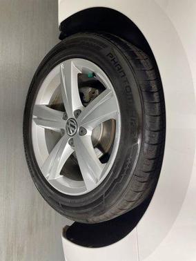 2015 Volkswagen Passat 1.8T Limited Edition