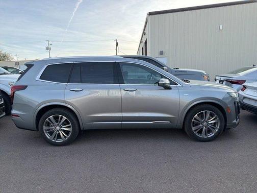 2025 Cadillac XT6 Premium Luxury FWD