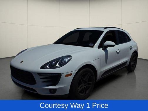 White 2018 Porsche Macan Base