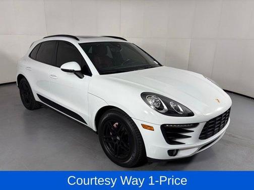 White 2018 Porsche Macan Base