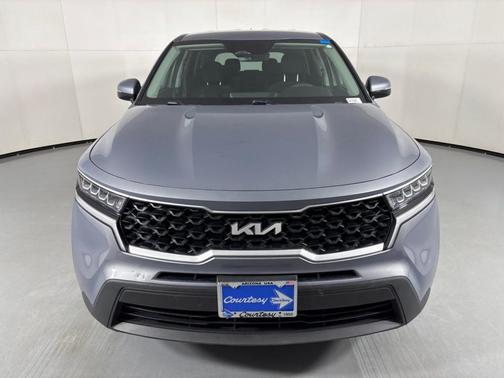 Everlasting Silver 2023 Kia Sorento LX
