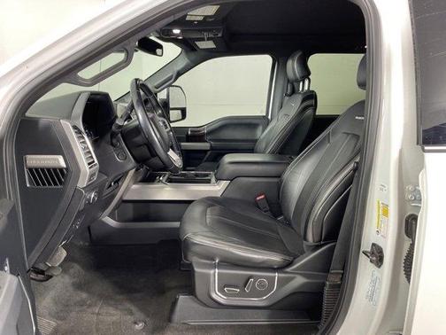 Photo 3 of 46 of 2017 Ford F-250 Platinum