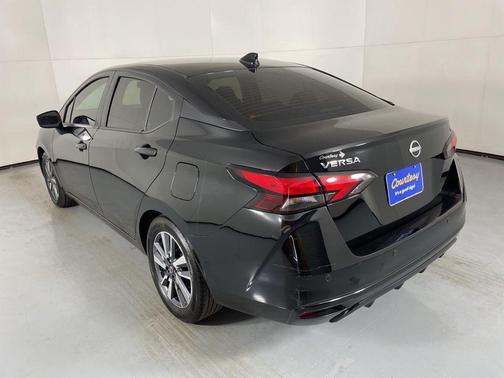 2023 Nissan Versa 1.6 SV
