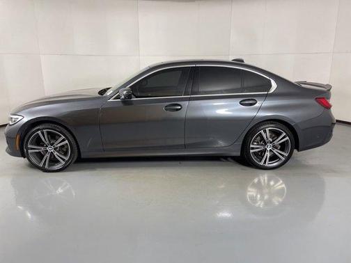 2019 BMW 330 i xDrive